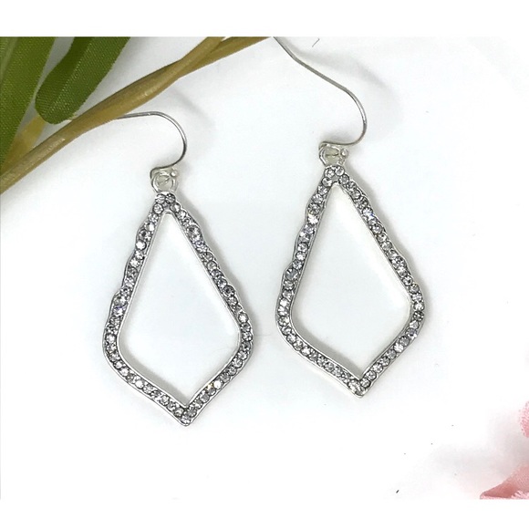 NEW 🌸 Rhinestone teardrop earrings silver - Picture 2 of 5